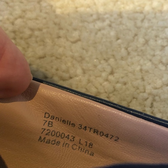 Taryn Rose 7B Women's Danielle Comfort Shoes - Picture 8 of 10